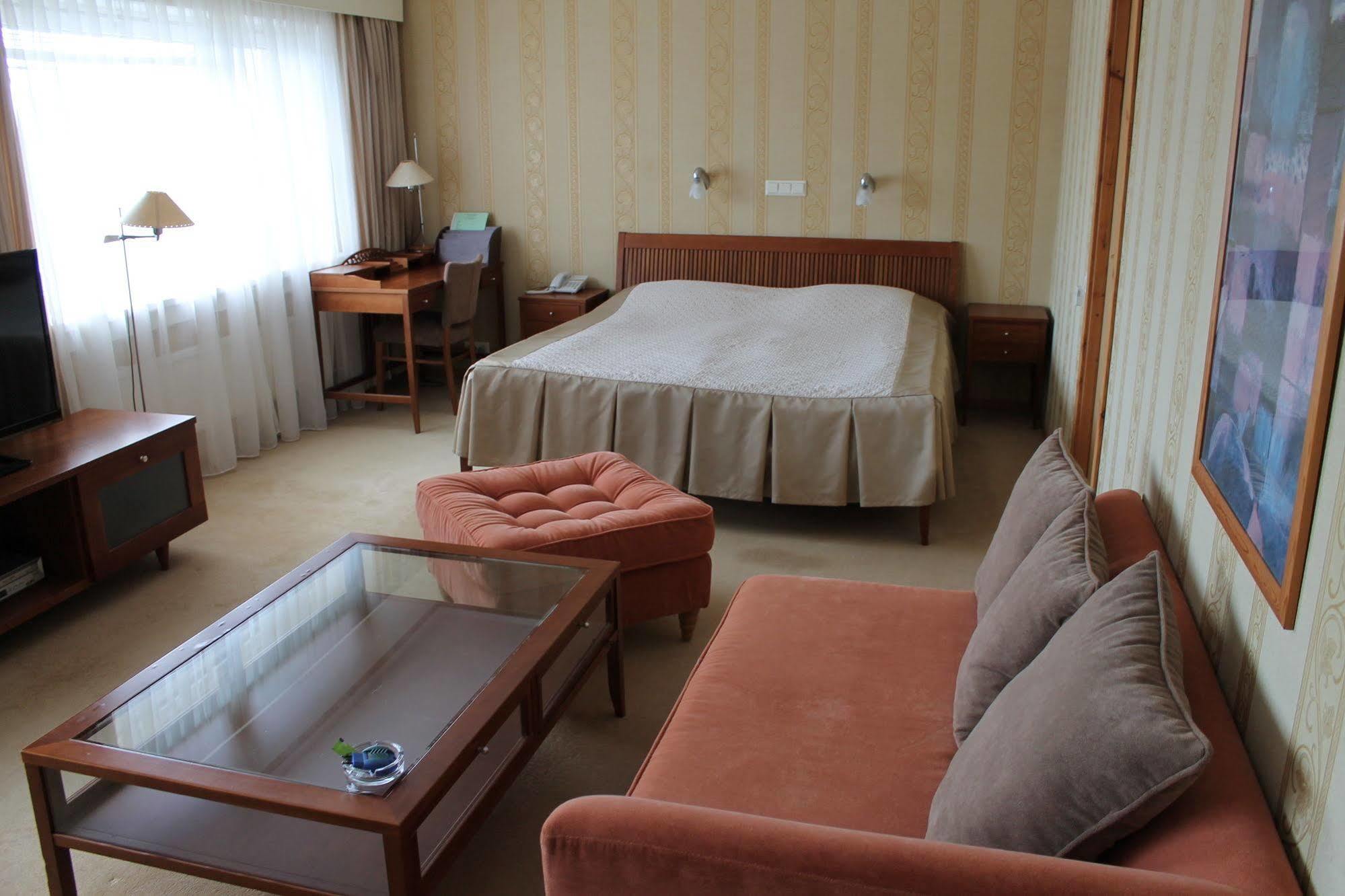 Hotel Druzhba Vyborg Ngoại thất bức ảnh